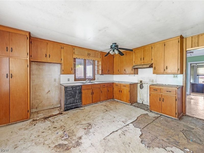 70 W 5th Street , Berea, OH 44017 Photo 2