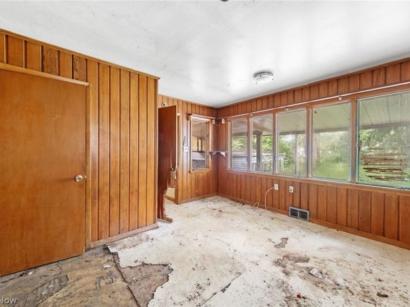 70 W 5th Street , Berea, OH 44017 Photo 4
