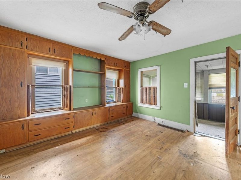 70 W 5th Street , Berea, OH 44017 Photo 6
