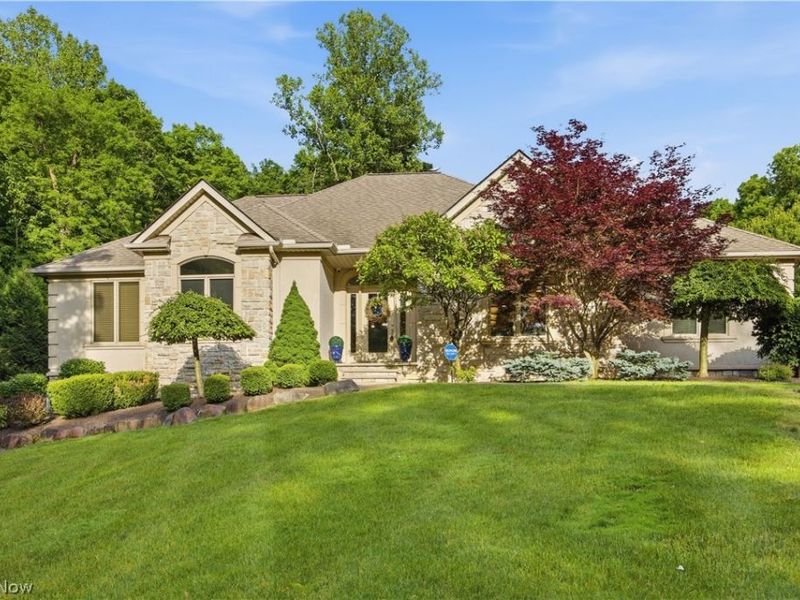 11565 Robin Wood Lane, Chagrin Falls, OH 44023 Photo 1