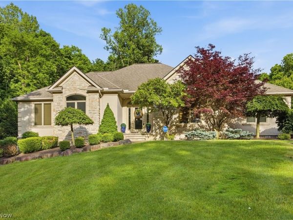 11565 Robin Wood Lane, Chagrin Falls, OH 44023
