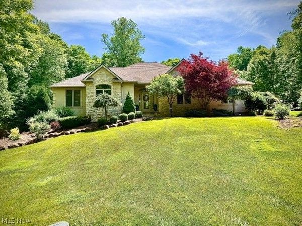 11565 Robin Wood Lane , Chagrin Falls, OH 44023
