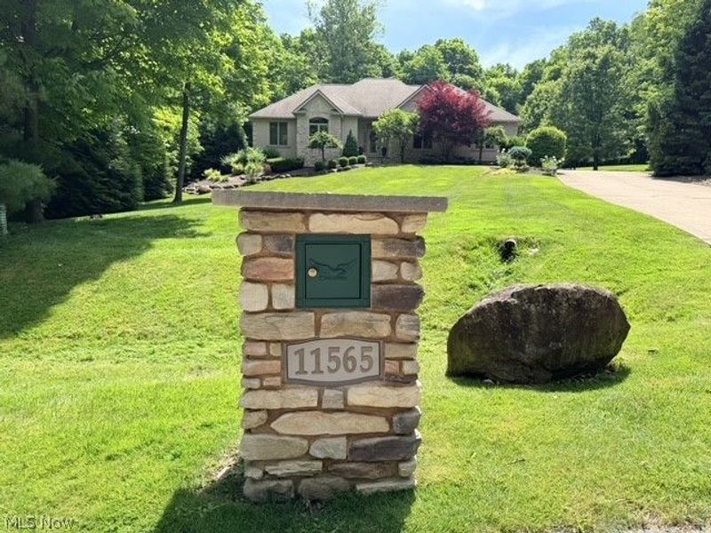 11565 Robin Wood Lane , Chagrin Falls, OH 44023 Photo 2