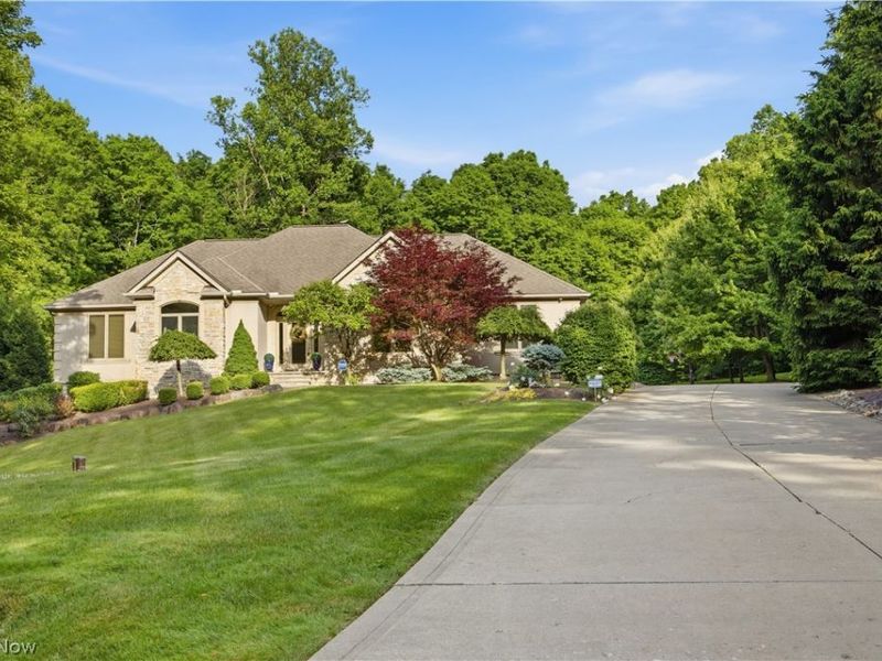 11565 Robin Wood Lane, Chagrin Falls, OH 44023 Photo 3