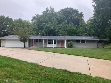 1201 Woodrow Street NW, North Canton, OH 44720