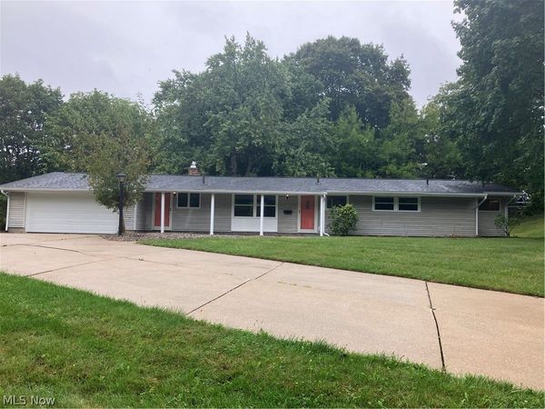 1201 Woodrow Street NW, North Canton, OH 44720