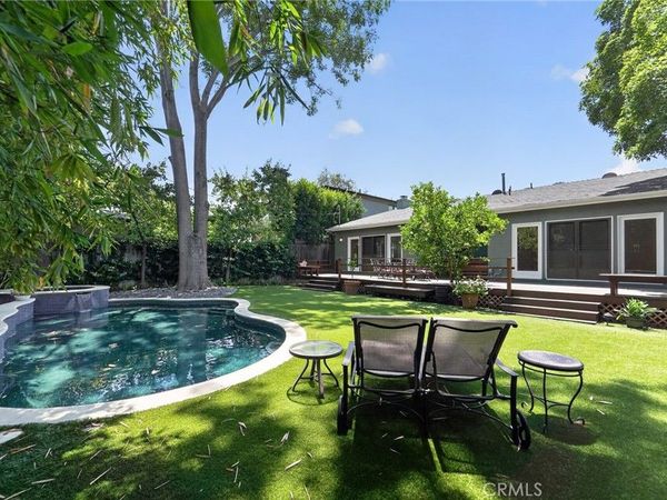 13047 Dickens Street , Studio City, CA 91604