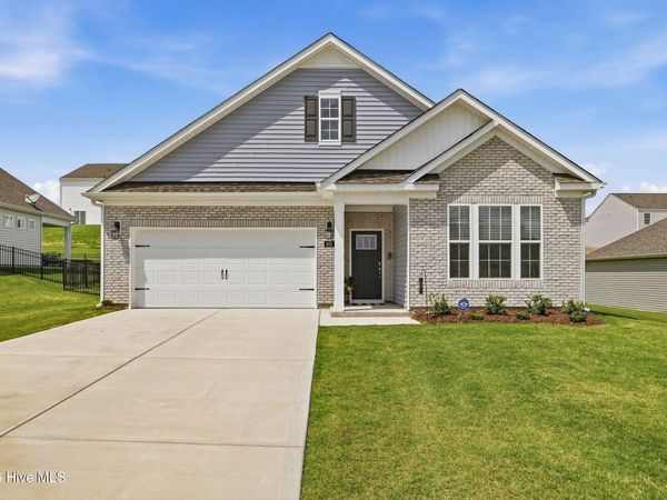 607 Pine Dune Lane, Aberdeen, NC 28315