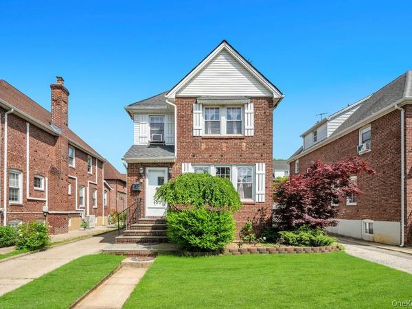 65 Bixley Heath , Lynbrook, NY 11563