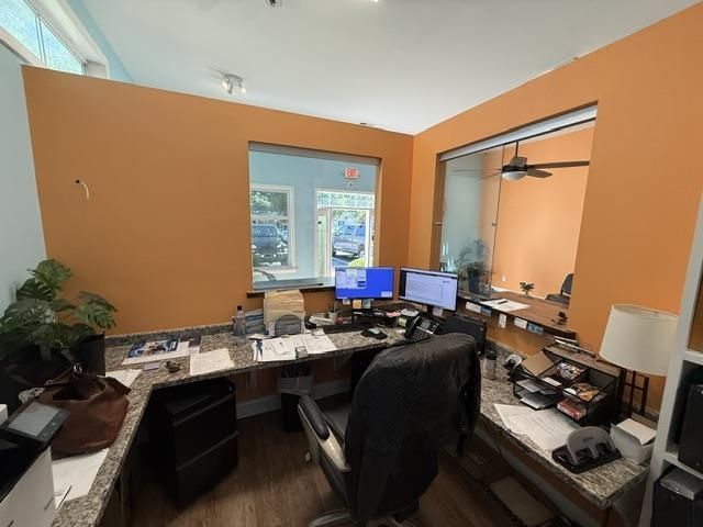 121 Professional Ln.  Photo 4