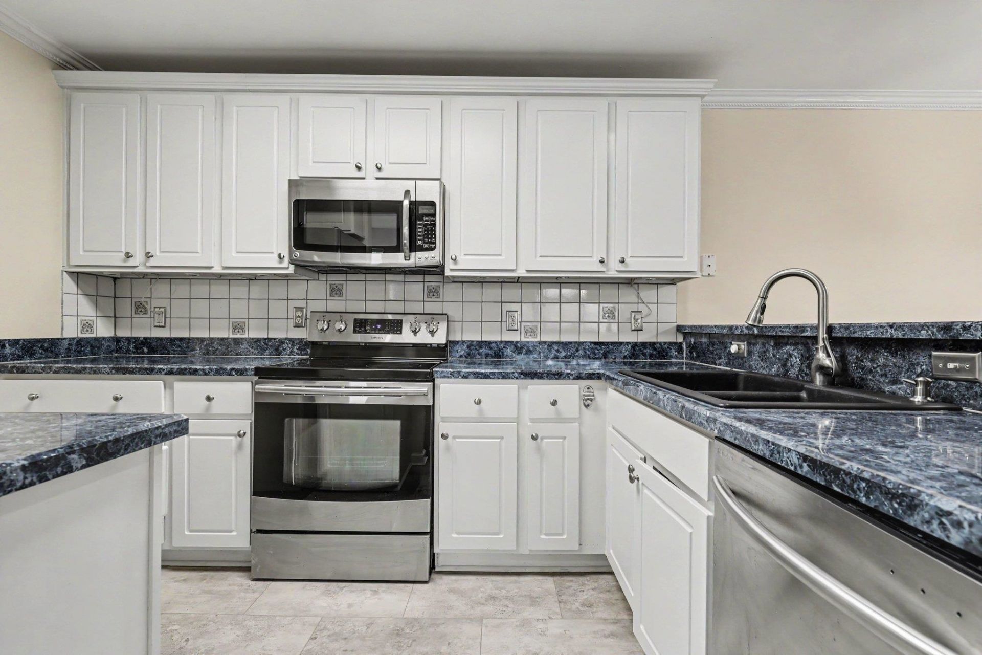 4679 Fringetree Dr. Photo 11