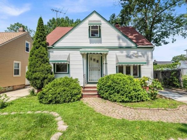 20051 Green Oak Drive , Euclid, OH 44117