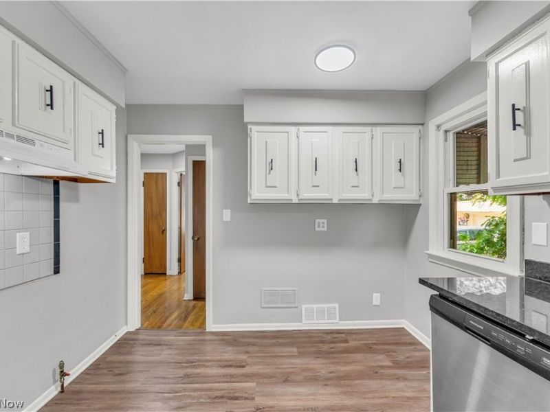 20051 Green Oak Drive , Euclid, OH 44117 Photo 7