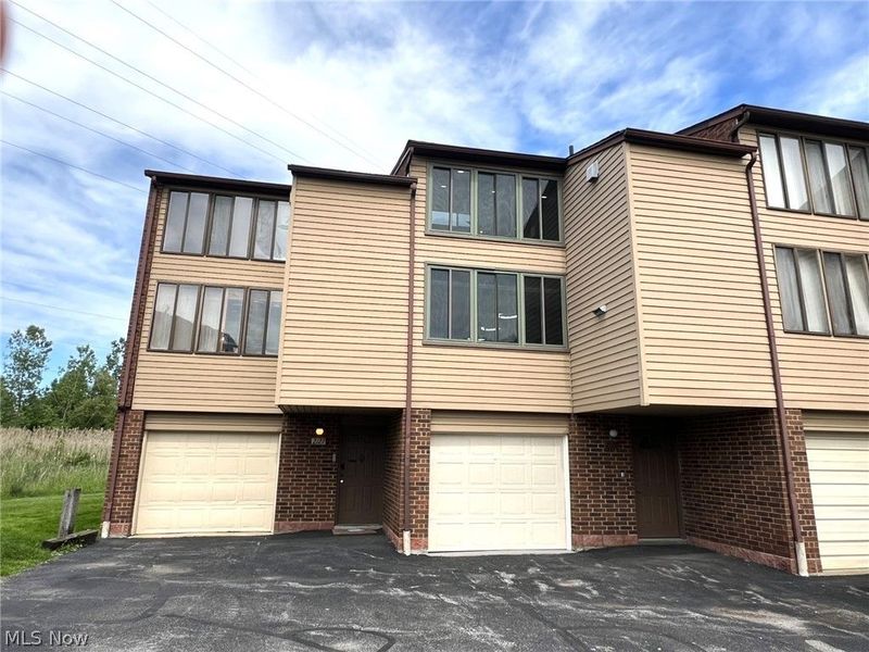 2129 Penguin Avenue , Akron, OH 44319 Photo 2
