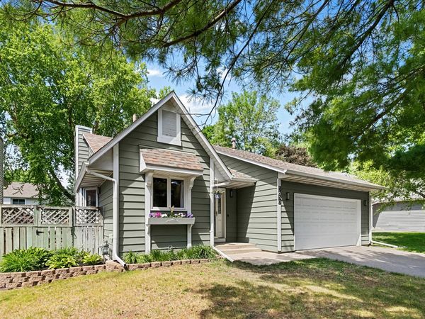 3650 Blue Jay Way, Eagan, MN 55123