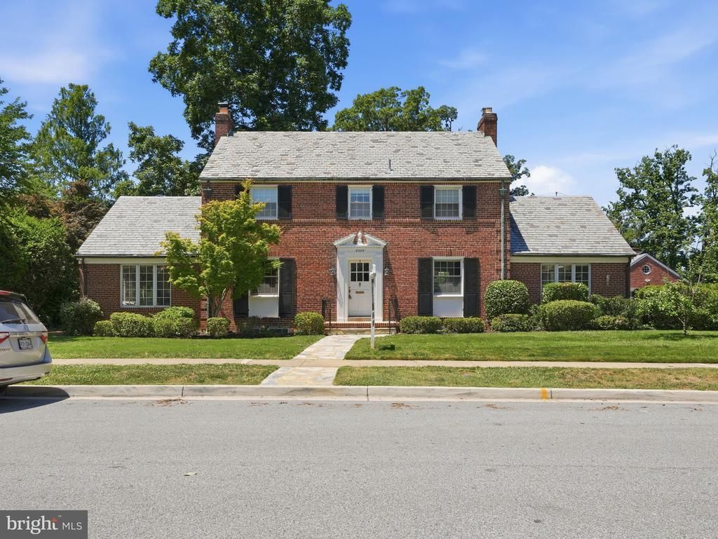 2328 S NASH STREET, ARLINGTON, VA 22202