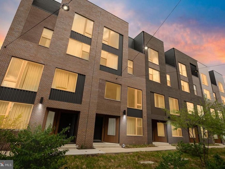 3203 Sunrise Walk, Philadelphia, PA 19125 Main Photo