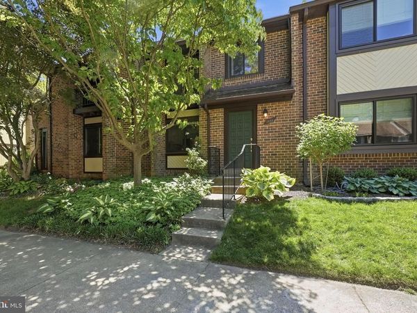 5826 JACKSONS OAK COURT, BURKE, VA 22015