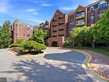 2100 LEE HIGHWAY , Unit 219, ARLINGTON, VA 22201