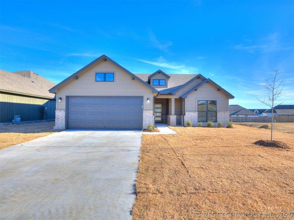 7510 E 90th Place North , Owasso, OK 74055