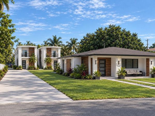 2531 Pierce Street, Hollywood, FL 33020