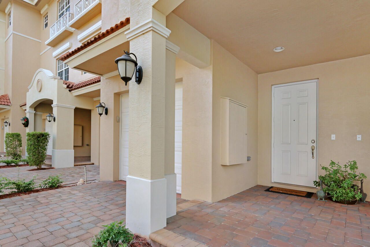 4711 Artesa Way E, Palm Beach Gardens, FL 33418 Photo