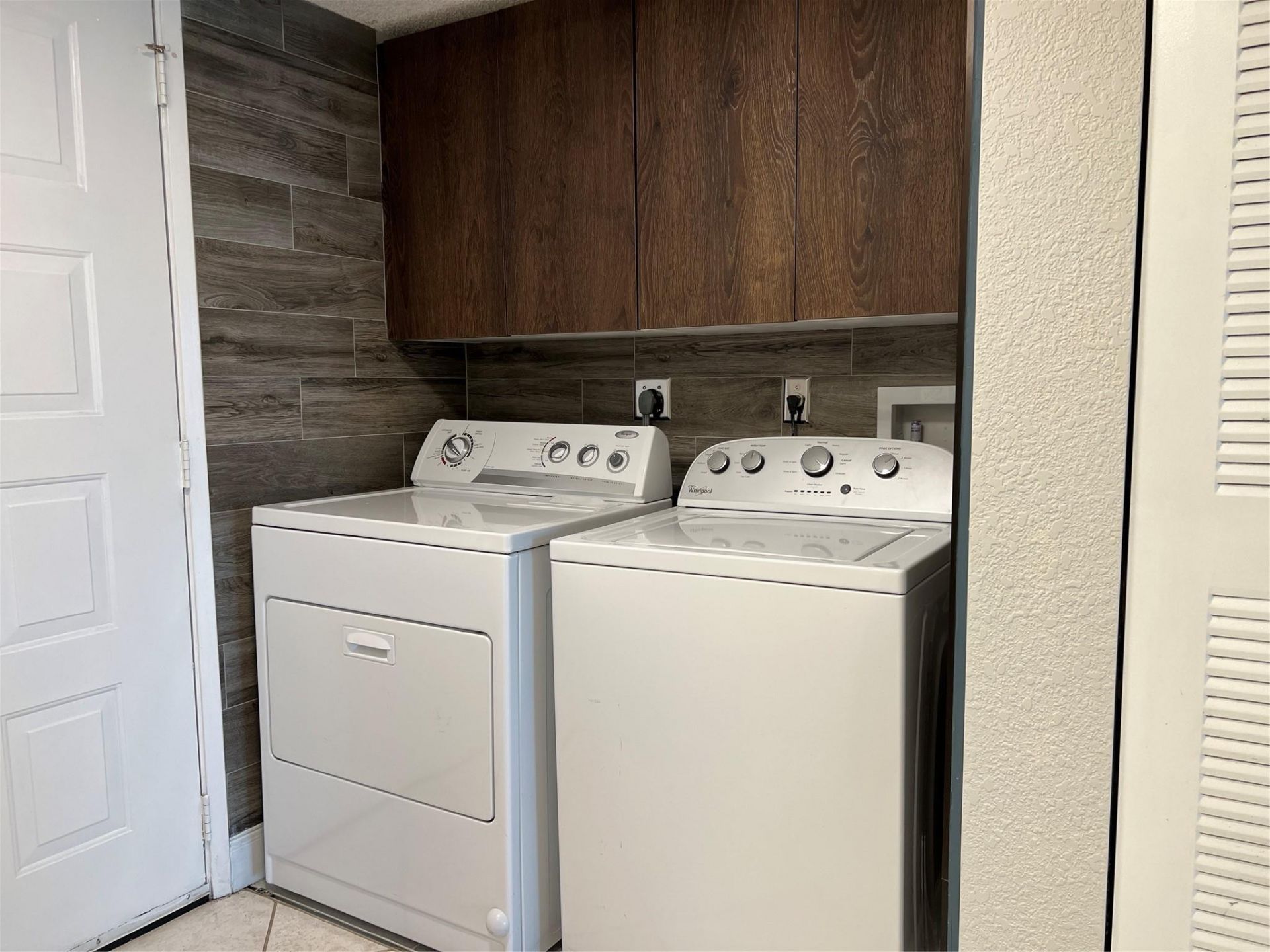 2220 N Cypress Bend Drive, Unit 301, Pompano Beach, FL 33069 Photo