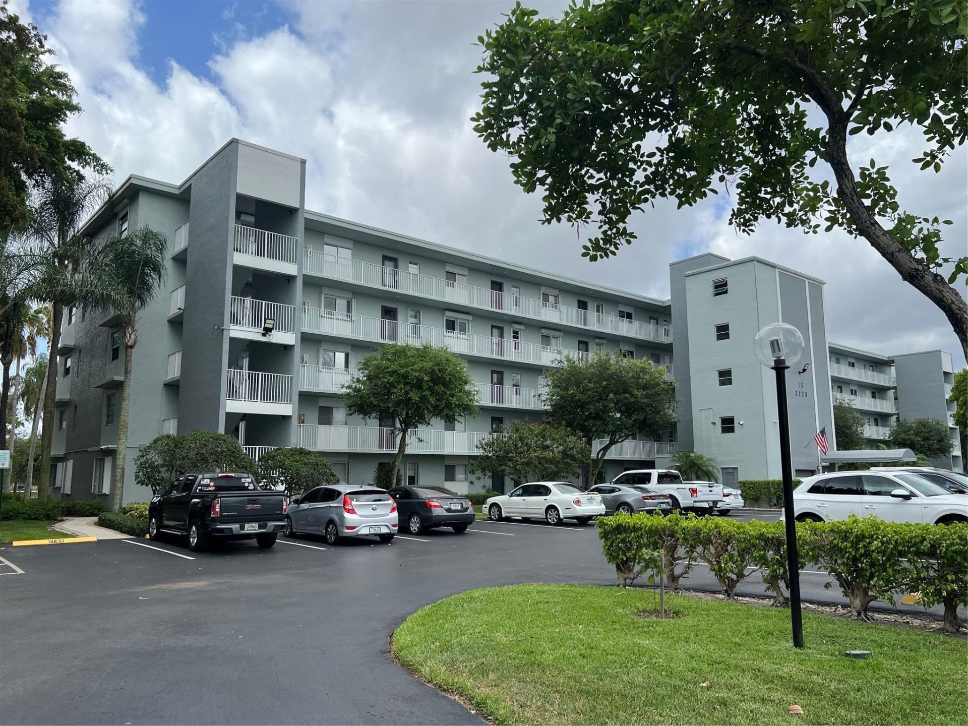 2220 N Cypress Bend Drive, Unit 301, Pompano Beach, FL 33069 Photo
