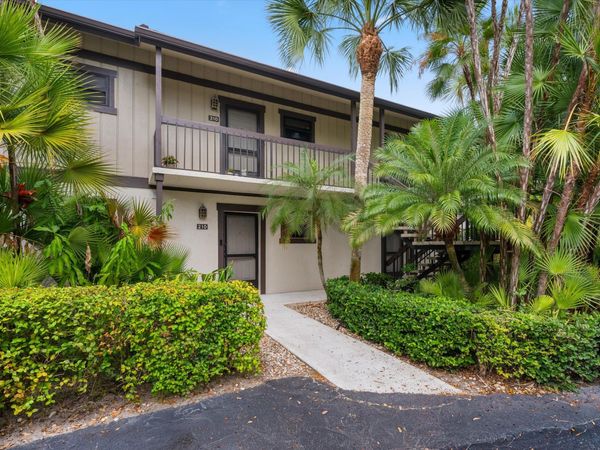 13334 Polo Club Road, Unit 211, Wellington, FL 33414