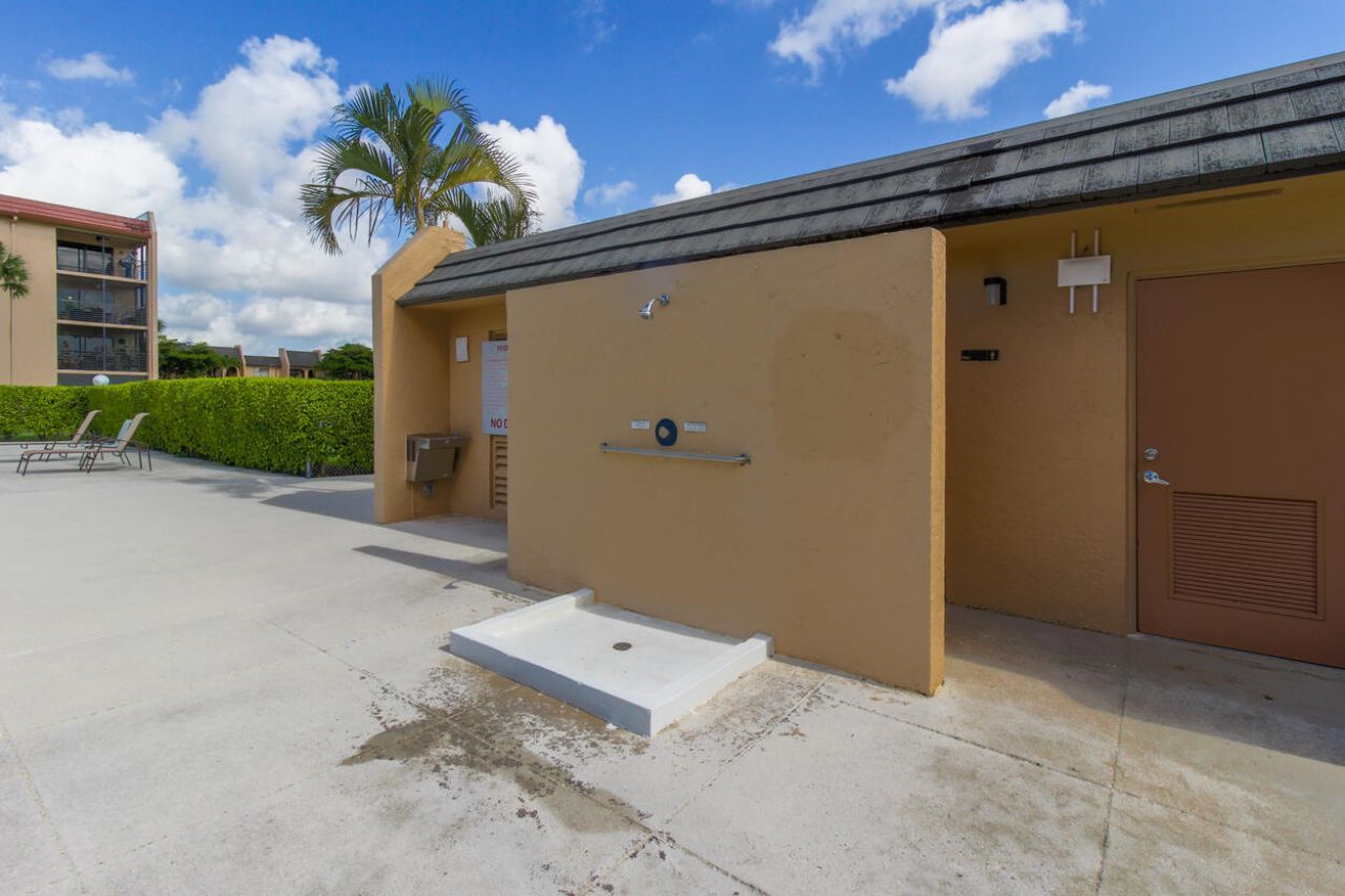 100 Lake Rebecca Drive, West Palm Beach, FL 33411 Photo