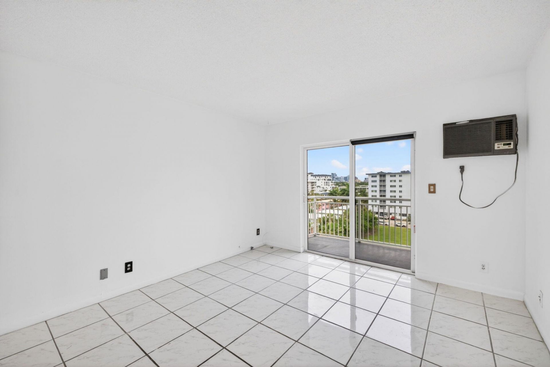 720 Orton Avenue, Unit 704, Fort Lauderdale, FL 33304 Photo