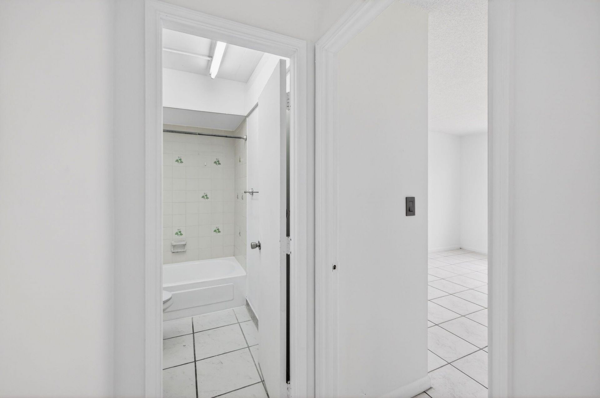 720 Orton Avenue, Unit 704, Fort Lauderdale, FL 33304 Photo