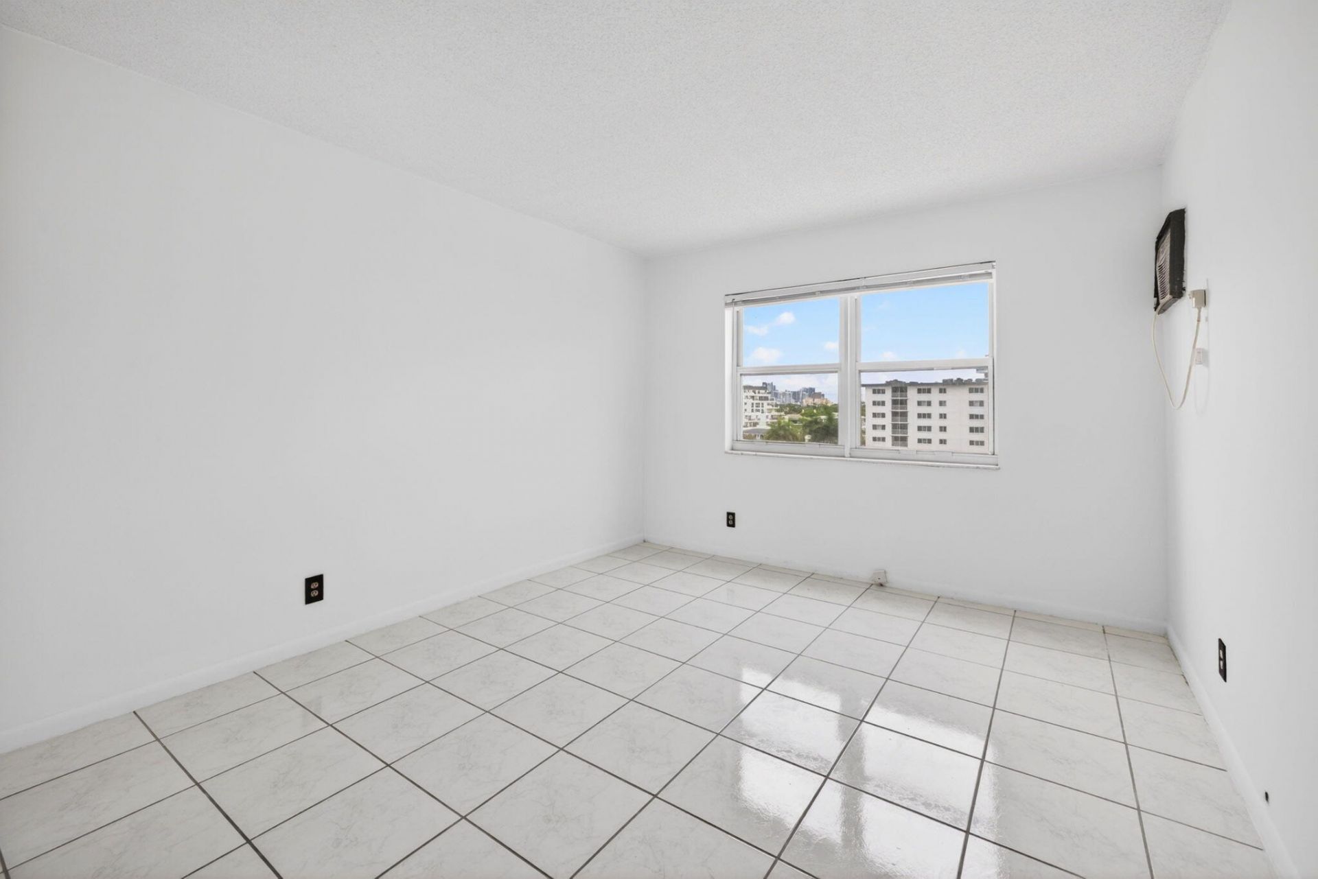 720 Orton Avenue, Unit 704, Fort Lauderdale, FL 33304 Photo