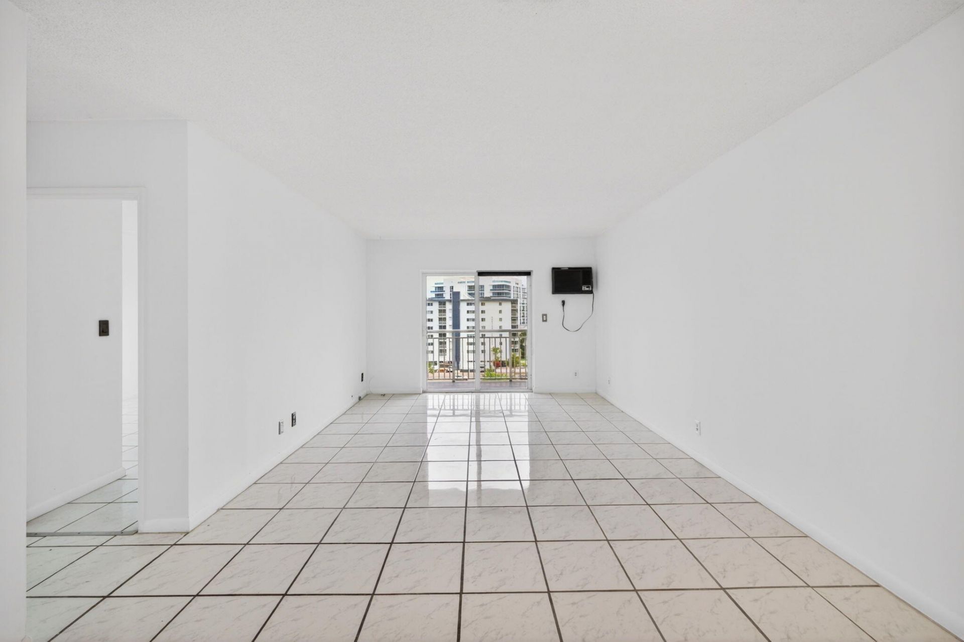 720 Orton Avenue, Unit 704, Fort Lauderdale, FL 33304 Photo