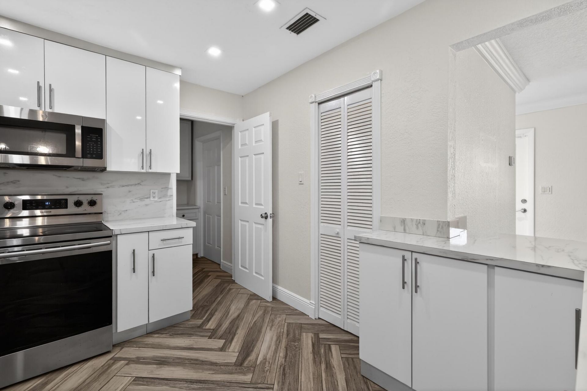 8580 NW 12th Street, Pembroke Pines, FL 33024 Photo