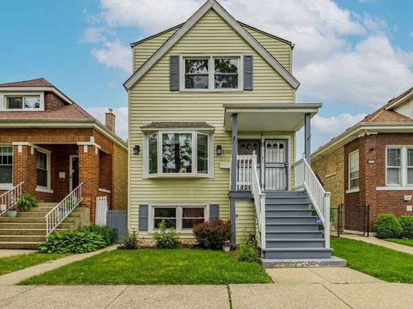 3841 W Eddy Street , Unit 2, Chicago, IL 60618