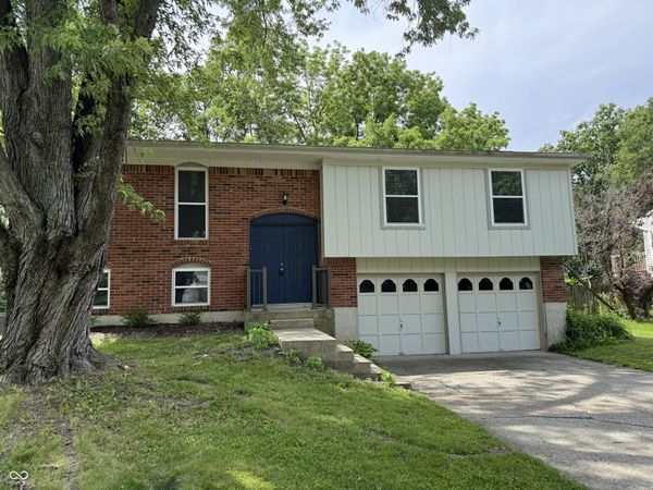 7717 Cambridge Drive, Fishers, IN 46038
