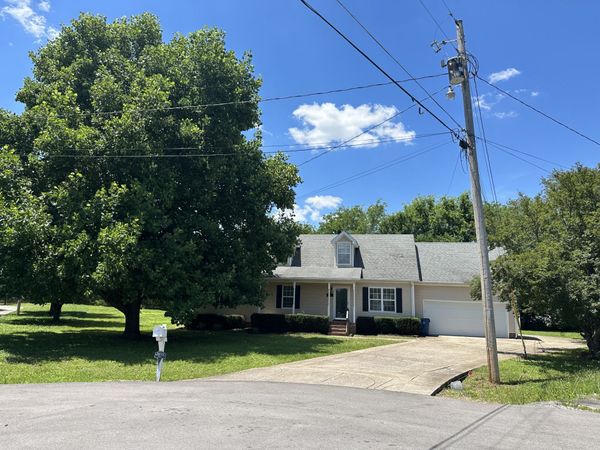157 Millwood Dr , Murfreesboro, TN 37127