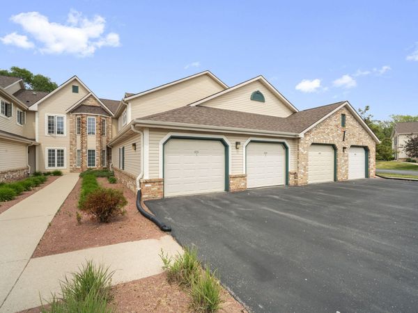 4511 S 124th St, New Berlin, WI 53151