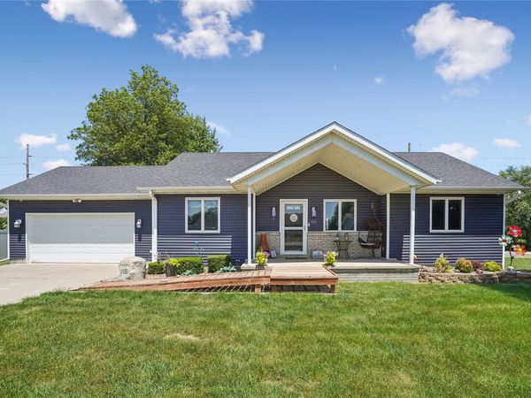 310 1st Street, Menlo, IA 50164