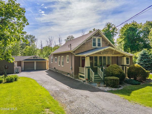 775 St Davids Lane, Schenectady, NY 12309