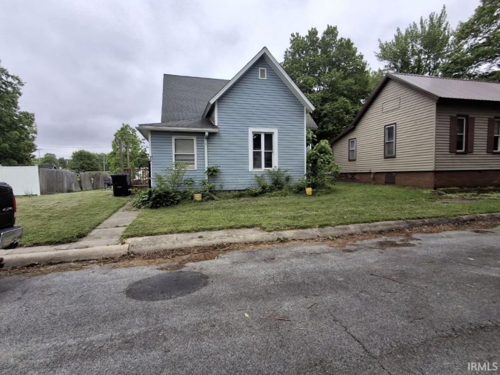 7022 N Center Street, Monterey, IN 46960 Main Photo