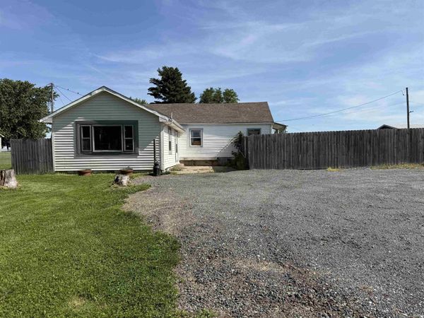 8746 W US Highway 40, Knightstown, IN 46148