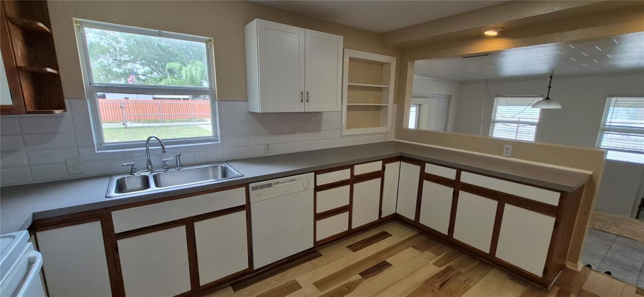 425 40th Avenue Ne, Saint Petersburg, FL 33703 Photo
