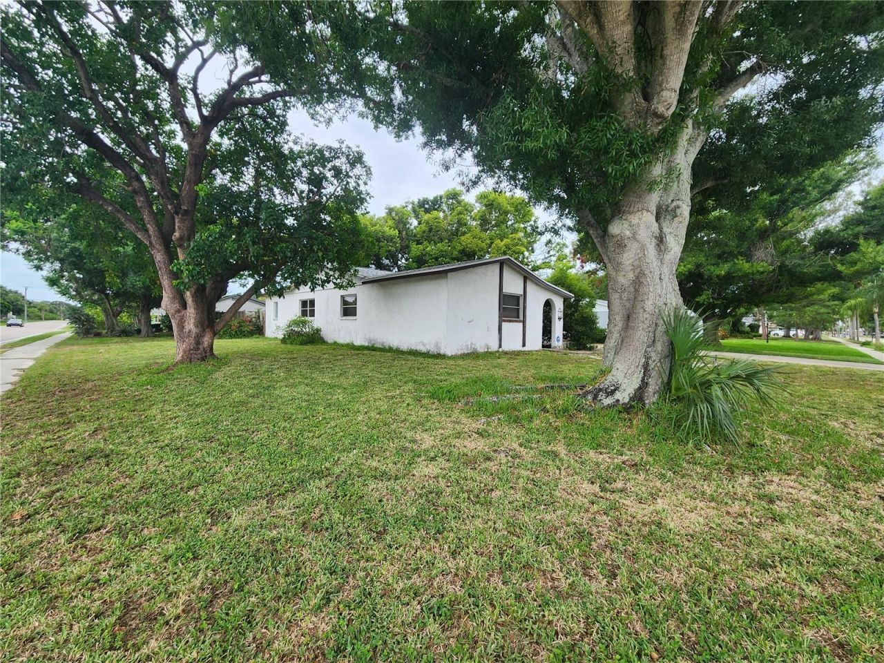 848 Ponderosa Pine Lane, Sarasota, FL 34243 Photo