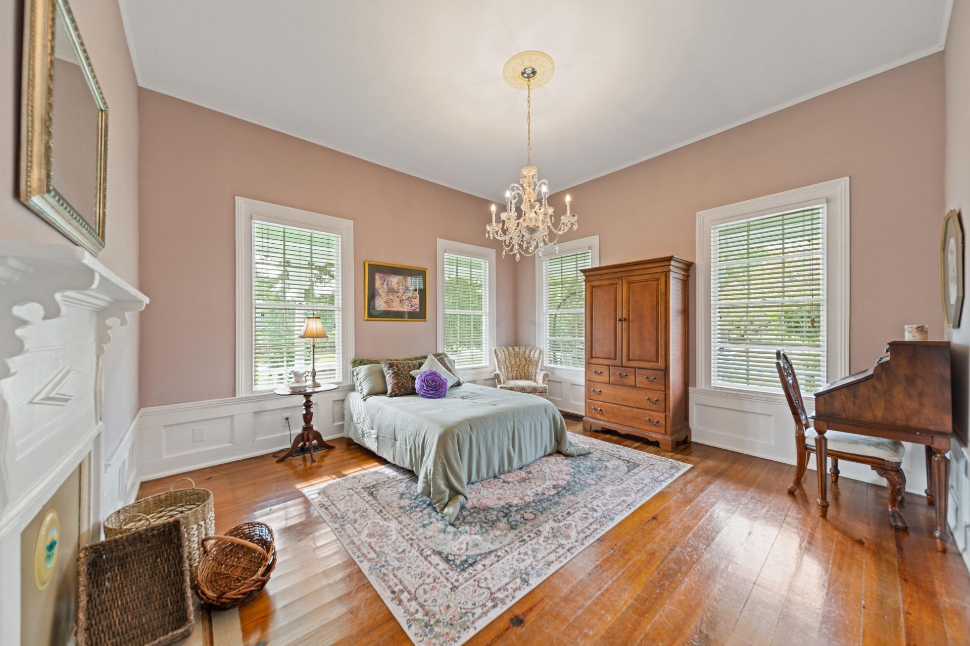 131 NW Pine Street Photo 15