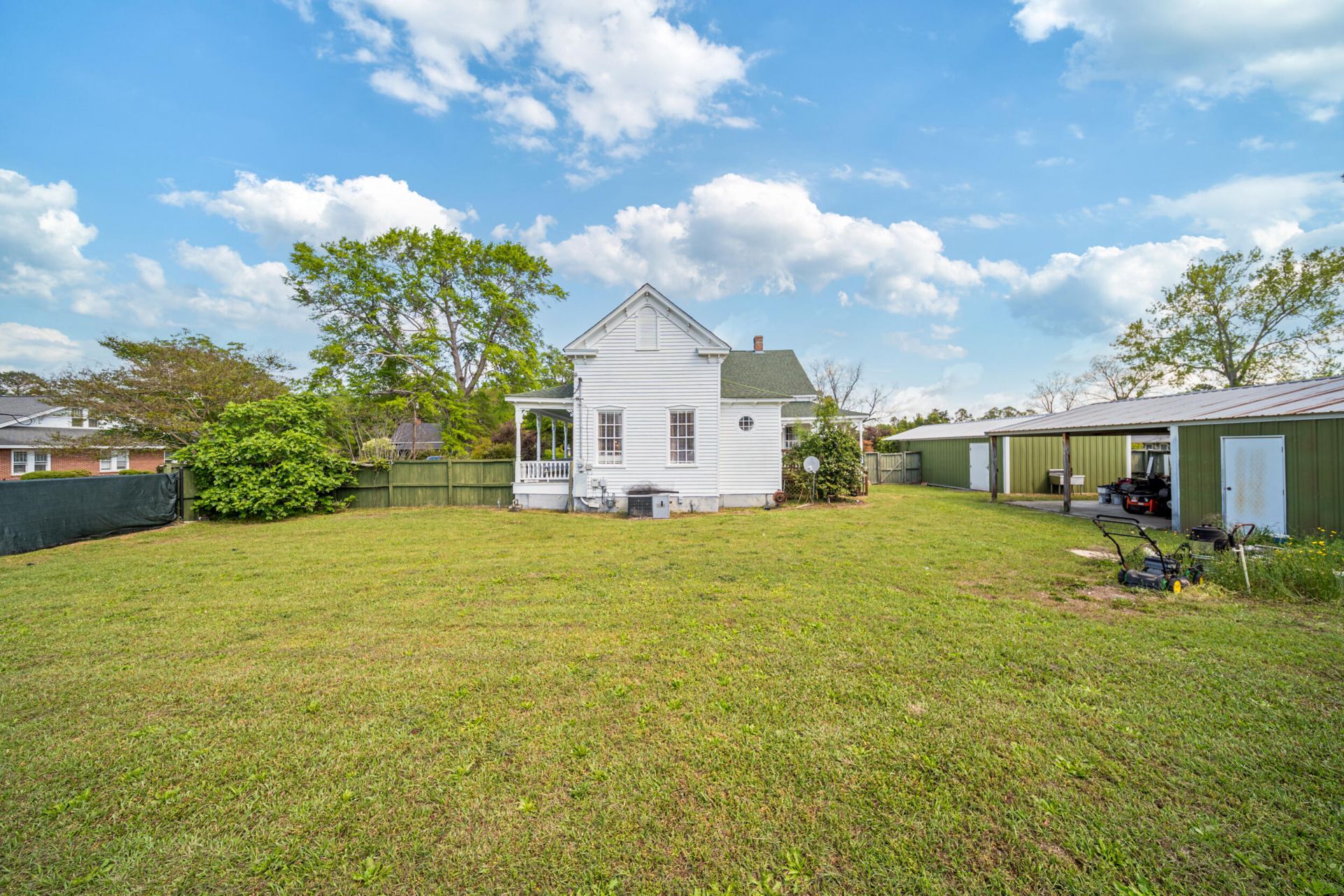 131 NW Pine Street Photo 25