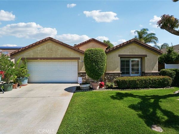 1208 Autumnwood Ln, Perris, CA 92571