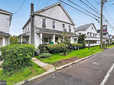 932 MAIN, PLYMOUTH, PA 18651