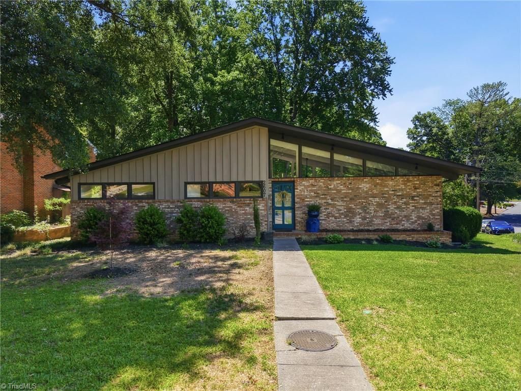 2607 Woodview Drive, Greensboro, NC 27408 Main Photo
